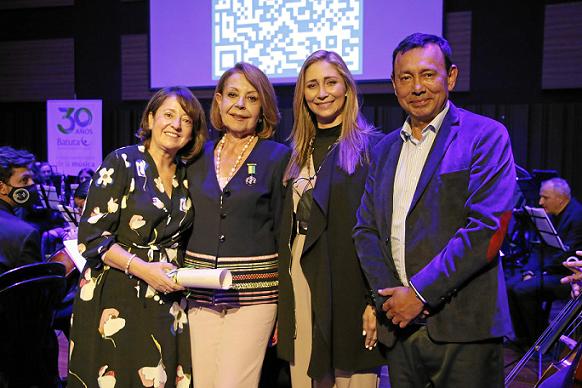La gobernación de Caldas reconoció la labor de Batuta en estos 30 años de servicio a la comunidad del departamento y condecoró c