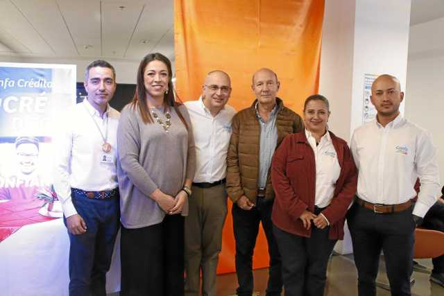 Rafael Castillo, Angélica Orozco, Juan Eduardo Zuluaga, Carlos Eduardo Jaramillo, Adriana Valencia, y Robinson Villa.