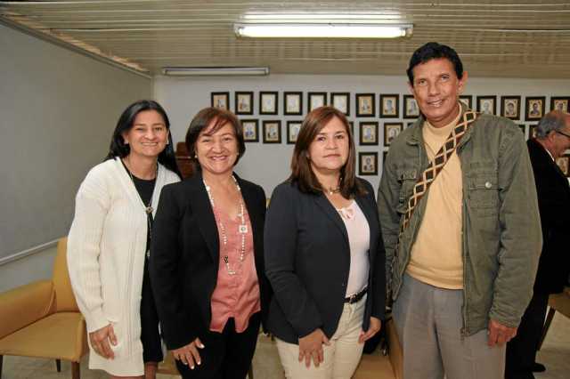 Vilma Yaneth Correa Osorio, Adela María Ceballos Peñaloza, Roció Castañeda Loaiza y Humberto Salazar.