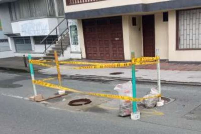 La alcantarilla destapada estaba en la Avenida Paralela, exactamente en el semáforo del estadio Palogrande.