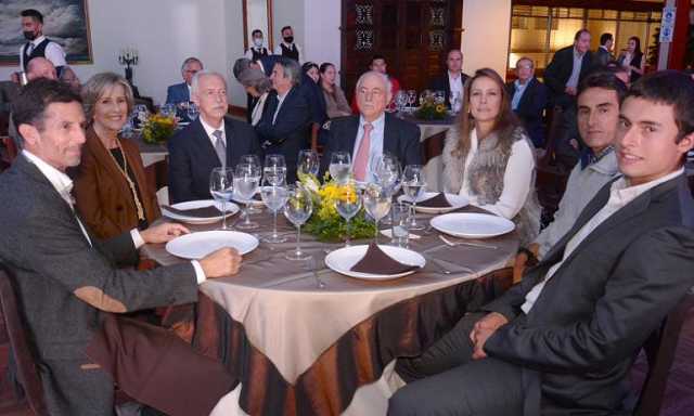 Juan Fernando Correa Latorre, Piedad Osorio, Fernando Gómez, Gilberto Gómez, Irene Gómez, Julián Sánchez y Pedro Sánchez.