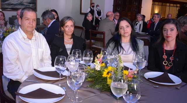 Javier Henao, Isabel Cristina González, Sandra María Salazar y Martha Ligia Serna.