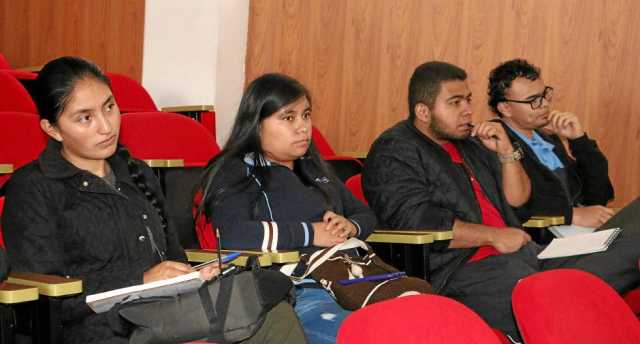 Asistentes a la presentación del libro El ABC del Estructuralismo Metateórico.