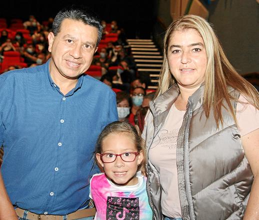 Mauricio González, Paulina González y Sandra Ocampo.