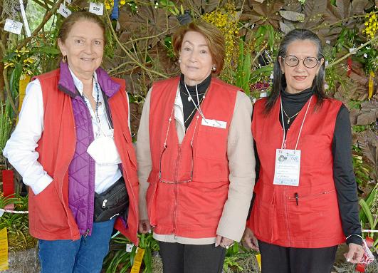María Isabel Arango de Londoño, Luz Estela Gómez Giraldo y Martha Lucía Salazar, representantes de la Asociación Caldense de Orq