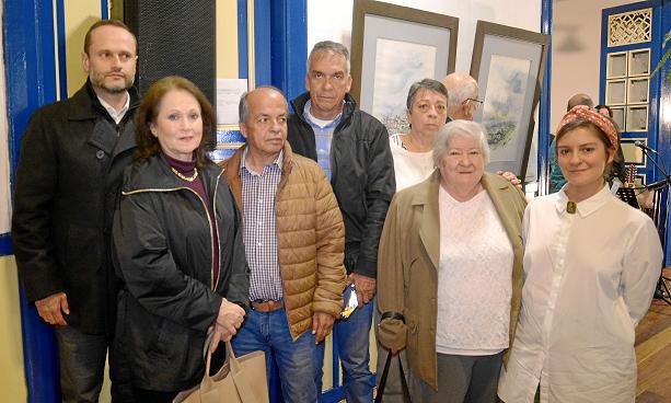 La familia del maestro Chuco Franco (fallecido recientemente): Luz Elena Duque, Pablo Franco, Oliva Manchola, esposa del artista