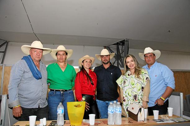 Alejandro Arango, Gabriela Betancourth, Juliana Giraldo, José González, Alba Munera, y Carlos Arango.