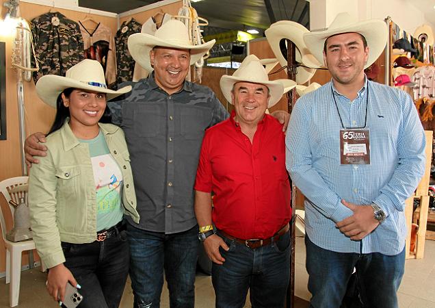 Laura Vega, Jorge Castillo, Asdrúbal Ramírez, y Juan Pablo Ramírez, presidente Asdecaldas. 