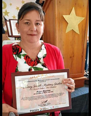 La mejor docente de Pácora es Nancy Janeth Martínez Giraldo, adscrita también al colegio de San Bartolomé.