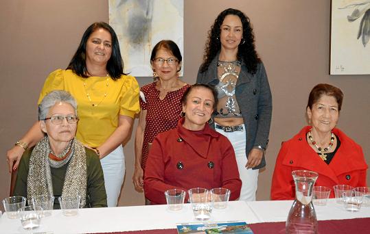 Estela Rincón de Olmos, María Sofía Llano de Ocampo, Diva León Jiménez, Liliana López Rivera, María Teresa Atehortúa Carreño y C