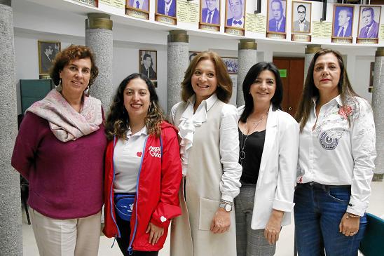 Adriana Adolphs Garzón, María Camila Aparicio Espítia, Elsa Uribe Gomez, Vicky Ossa Ossa y Gloria Yaneth Botero Muñoz.