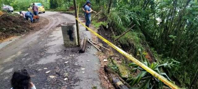 La magnitud del derrumbe en la vía a la vereda La Aurora.