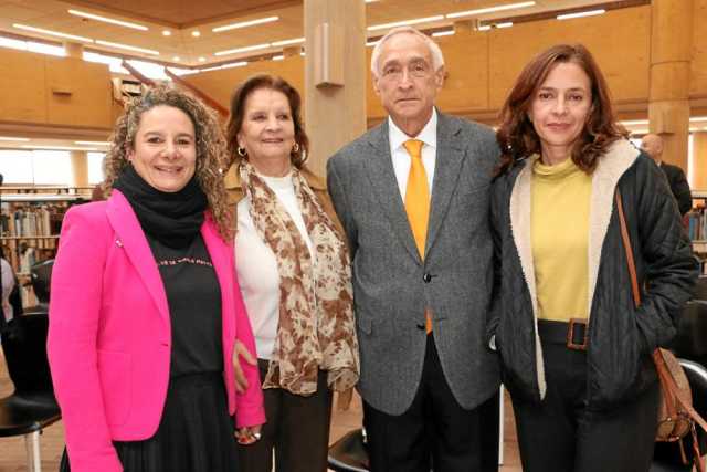 Paula Londoño Vallejo, Elvira Escobar de Restrepo, Gabriel Barreneche y Luz Adriana Trujillo Gálvez.