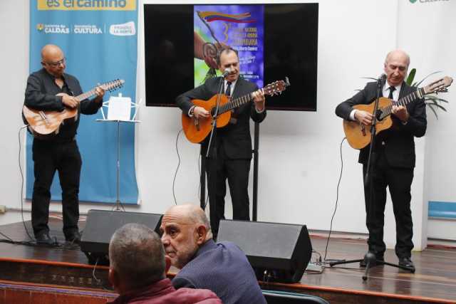 José Alberto Arias, Tiplista; Hermanos Uribe, Fernando y Nilvio