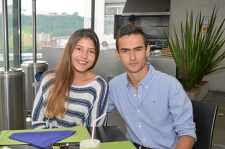 Fotos | José Fernando Tangarife | LA PATRIA En la sede El Cable del Club Manizales se reunieron Salomé Arango y Julián Gómez.