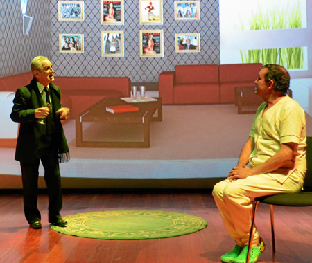 José Luis Álvarez Isaza y Raúl Vargas Aristizábal durante su actuación en Un gay de regreso al clóset.