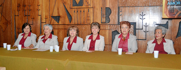 Gilma Grisales Arbeláez; Amparo Quintero Gómez; María Edilma García Reina, directora de la fundación San Ezequiel Moreno; Nubiol