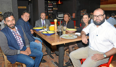 Se reunieron en un almuerzo: Milton Velásquez, Mauricio Hernández, Óscar Quintero, Martha Lucía Ocampo, Sandra Eliana Patiño y Ó