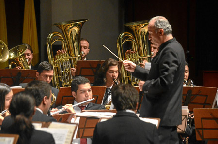 Banda Municipal de Manizales que dirige el maestro Carlos Arturo Grisales.