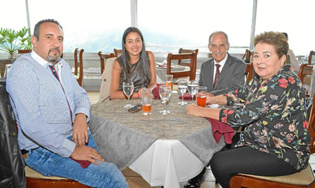 Jaime Augusto Sanz, Valentina Sanz, Jaime Enrique Sanz y Fabiola Mejía de Sanz.