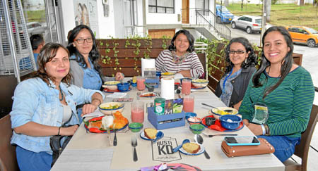 Natalia Castaño, Ghennie Rodríguez, Sandra Milena Ospina, Carolina Feuillet Hurtado y Lucimar Gómes Dias.