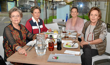 Ana Lucía Gómez de Arango, Clarita Jaramillo de Rivas, Patricia Latorre de Correa y María Leonor Latorre de Gutiérrez.