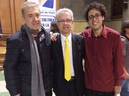 Gorka Sierra, Diego María Arias, y Pedro Manuel Montilla, director del concierto.