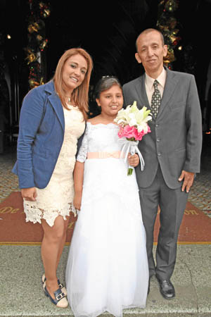 Nicole Caicedo Krastz, estudiante de 5.º grado del Gimnasio la Consolata, fue homenajeada por sus padres, Víctor Alejandro Caice