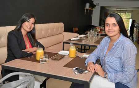 María Alejandra Libreros Campo y Alexandra Cotacio Arango se reunieron en un almuerzo en el restaurante L’Angevin.