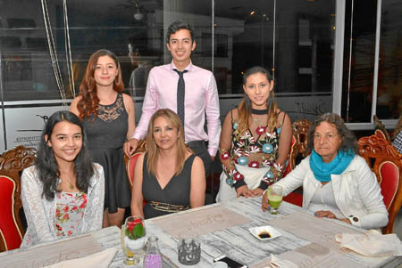 Natalia Espinosa Ruiz, Aicardo Barco Fajardo, Paola Espinosa Ruiz, Jéssica Barco Fajardo, Blanca Ruby Fajardo López y María Iren