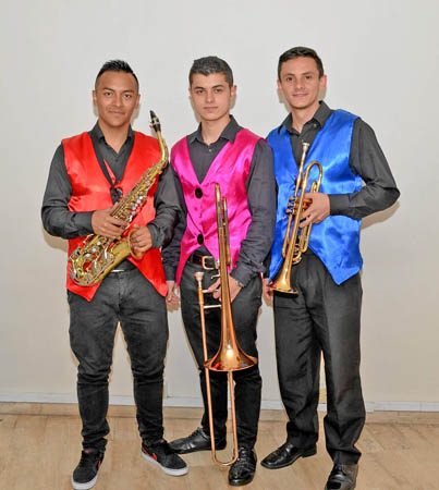 Durante el evento aparecen: Cristian Galindes, saxo alto; Camilo Franco Vargas, trombón, y Alejandro Naranjo Gallego, trompeta.