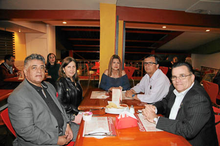 Silvio Cardona González, doctorando Universidad Católica de Manizales; Gloria Tobón, Luz Stella Pulgarín, Rodrigo Peláez y Carlo