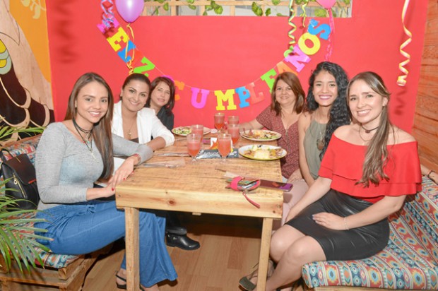Johanna Hincapié, Julieth Tabares, Martha Serna, Martha Gómez, Margarita Ospina Guzmán y Olga Anzola.