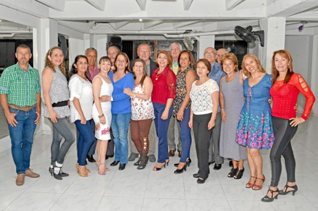 Alumnos de la escuela Libelu Tango Studio que le rindieron homenaje a Diana Jhaneth Díaz.