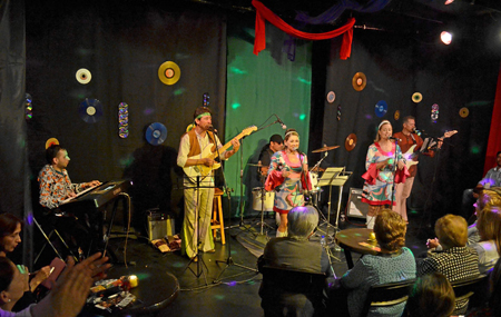 El Clan de los 70 durante su presentación.