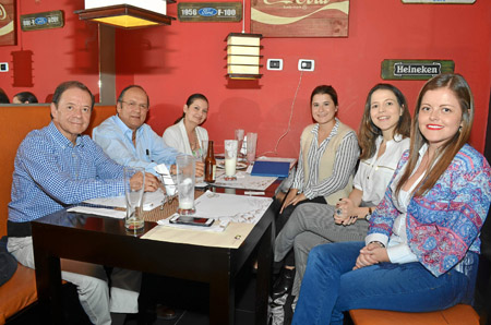 Guillermo Pineda, Augusto Londoño, Marcela Escobar y Valentina Llano, de Manizales Más; Ana Burcharth, de la Fundação Dom Cabral