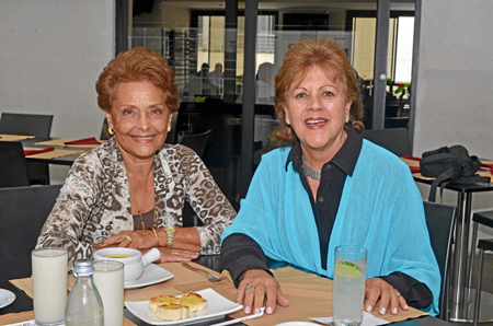 Beatriz Jaramillo Cuartas se reunió en un almuerzo en la sede El Cable del Club Manizales con Margarita Delgado de Lozano, quien