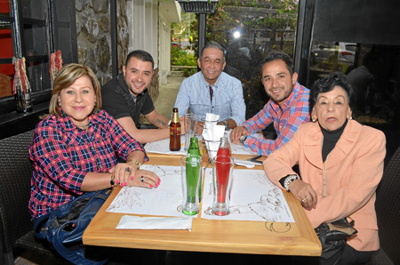 Lesly García, Luis Felipe Galván García, Álvaro Alfonso Galván, Álvaro Andrés Galván García y Miryam Quintero de García.