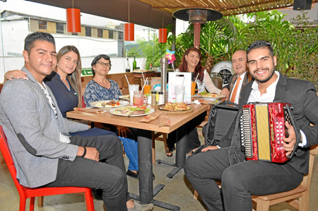 Mauricio Zárate, Carolina Zuluaga, Clara Elena Martínez, Julialba Díaz Londoño, Horacio Ortiz y Alejandro Ortiz Díaz.