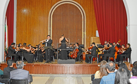 El concierto de la Orquesta Sinfónica de Caldas estuvo bajo la dirección de María Camila Barbosa. 