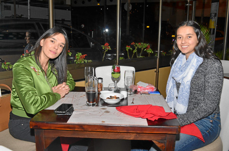 Juliana Laverde Valencia ofreció una comida en el restaurante Spago para celebrar el grado de Bachiller de Sofía Laverde, quien 