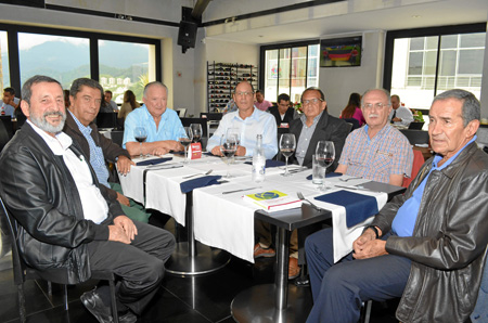 Jaime Pinzón, Gonzalo Sánchez, Darío Urrea, Luis Arturo Rosado Salgado, Camilo Santamaría Muñoz, Alejandro Dávila y Édgar Aristi