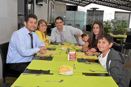 David Carvajal, Adriana Morales, Jorge Carvajal, José Pablo Carvajal, Isabela Carvajal y David Humberto Carvajal.