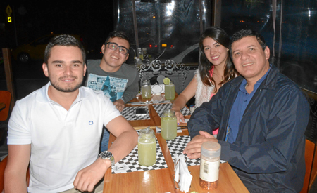 Julián Villegas, Alejandro Cabra, Manuela Cabra y Jorge Hernán Cabra.