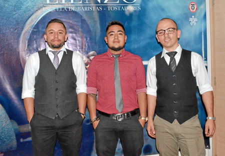 Jesús David López, Cristian Camilo Naranjo y Axel Vega, baristas de Café Lienzo.