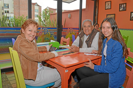 Aleyda Mejía de Rodríguez, Julio Ramón Rodríguez y Sofía Cerquera Rodríguez.
