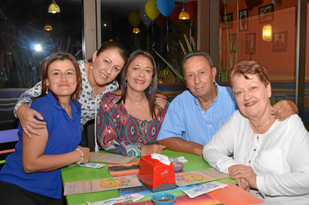 Natalia López, Alexandra López, Bibiana López, Julio Cesar López y Aura López. 