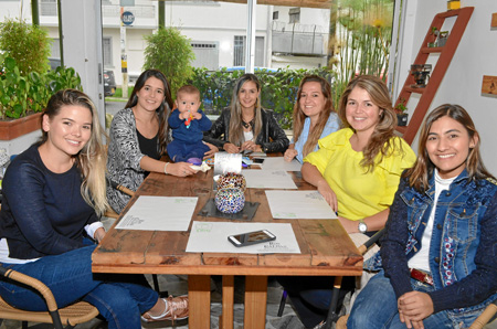 Valentina Padilla, Marcela Gómez, Salomón González, Andrea Escobar, Ana María Herrera, Pamela Gómez y María Paz Jaramillo.