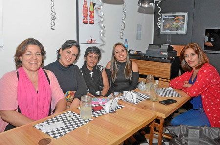Andrea Ramírez, Sandra Marcela Sarria, Vilma Luceny Trujillo, Janeth Patricia Sarria Motoa y Tere Trujillo.