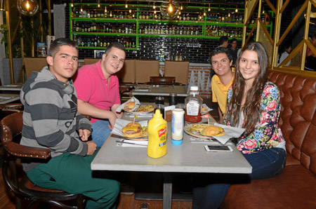 Nicolás Giraldo, Sebastián Aristizábal, Santiago Llano y Valentina Jaramillo Echeverri.